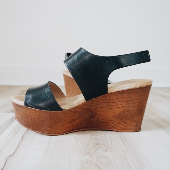 Aldo Platform Sandal - Picture 3 of 4